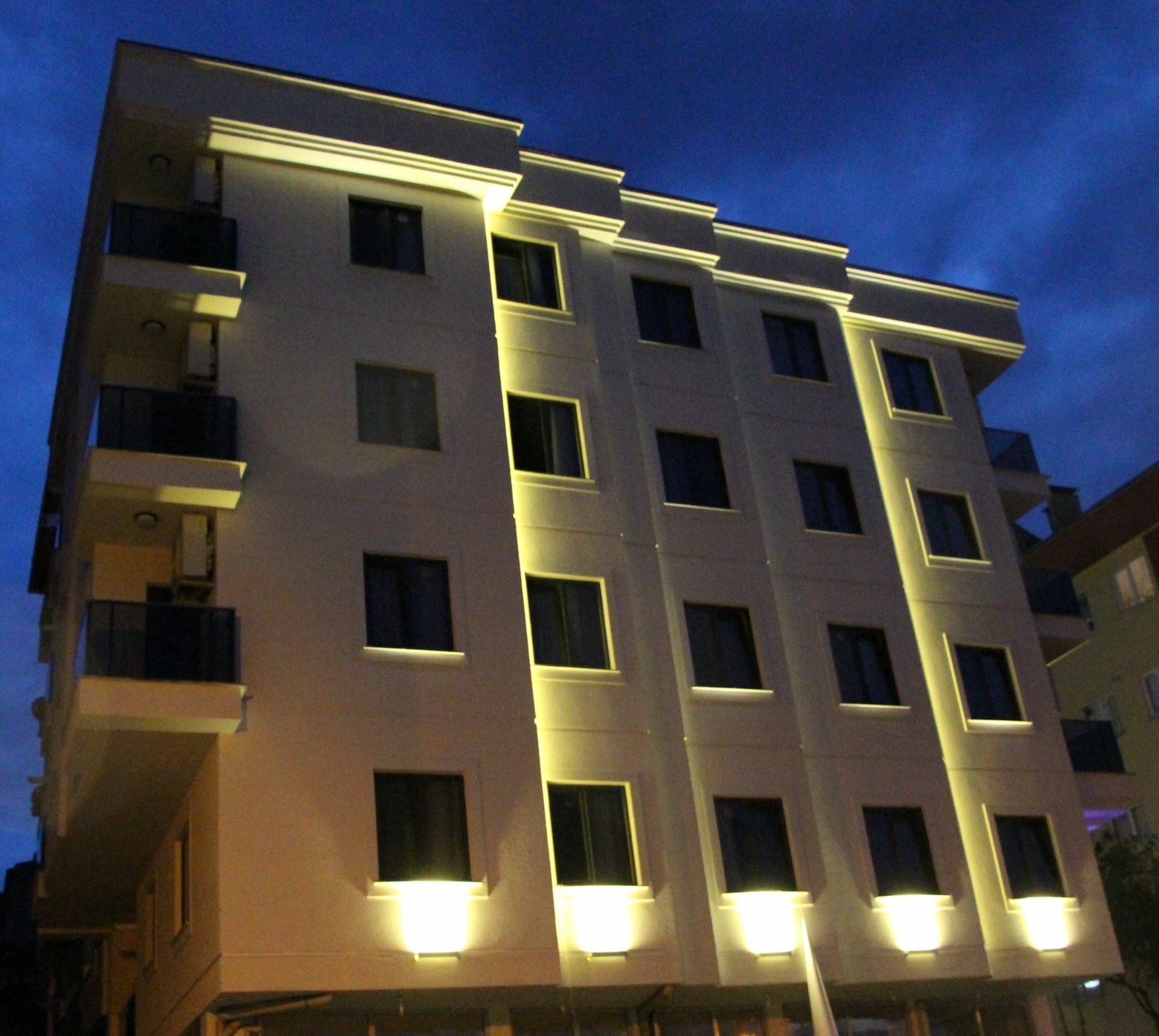 ترابزون Ekinoks Suit & Apart Otel المظهر الخارجي الصورة